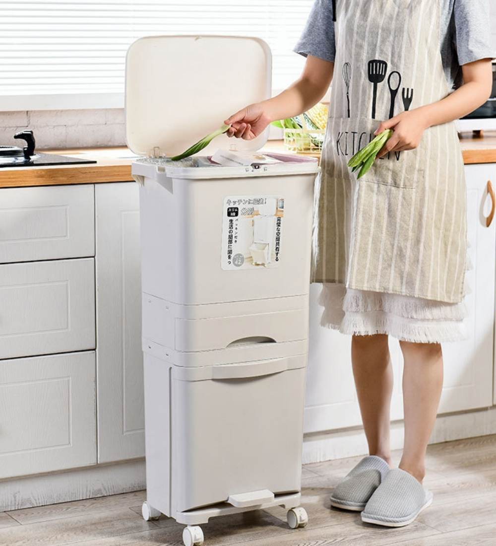 Vando 3-Compartment Smart Trash Can with Lid, Pedal & Wheels