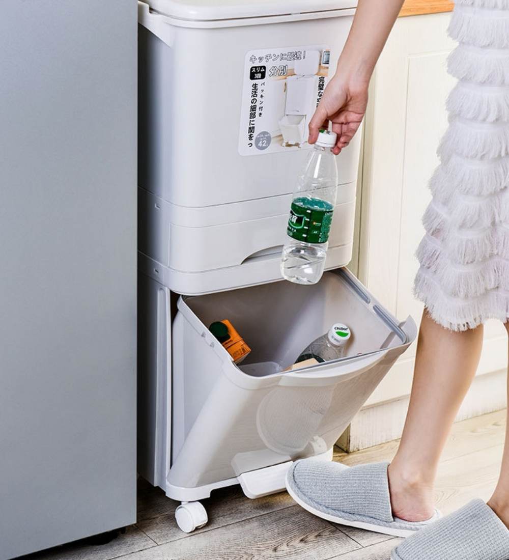 Vando 3-Compartment Smart Trash Can with Lid, Pedal & Wheels