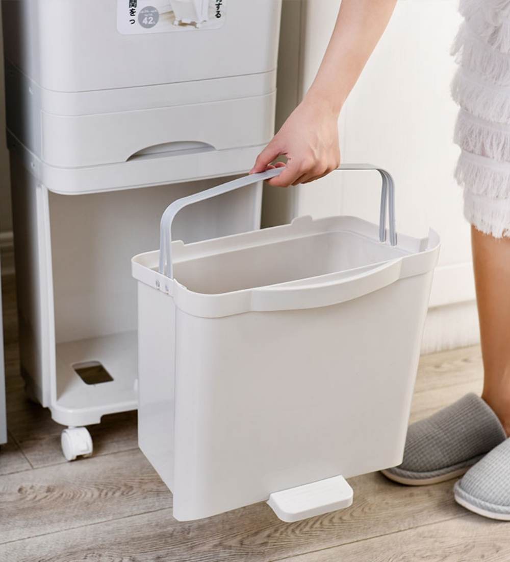 Vando 3-Compartment Smart Trash Can with Lid, Pedal & Wheels